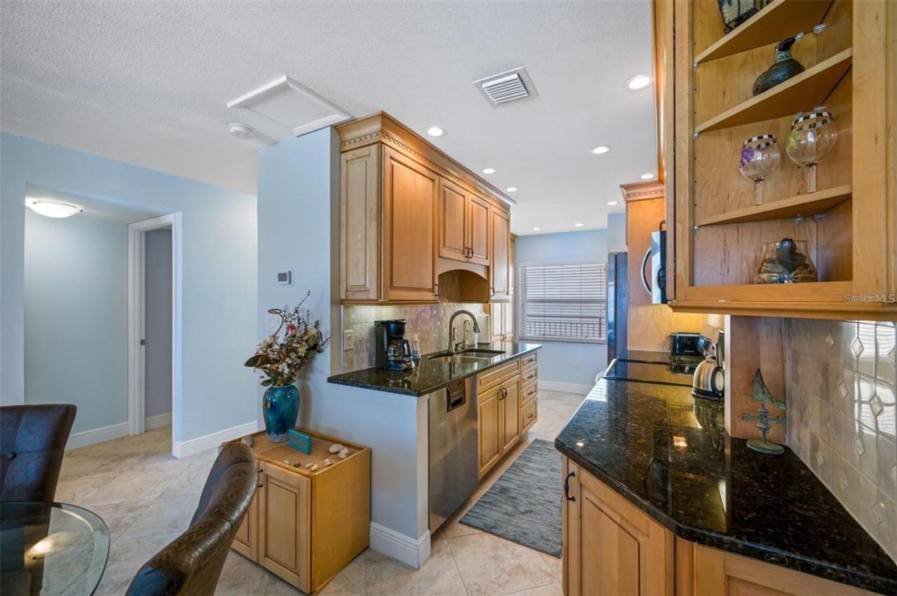 Oceanfront View Of Madeira Beach, Steps To The Beach - Madeira Norte Condo St. Pete Beach Εξωτερικό φωτογραφία